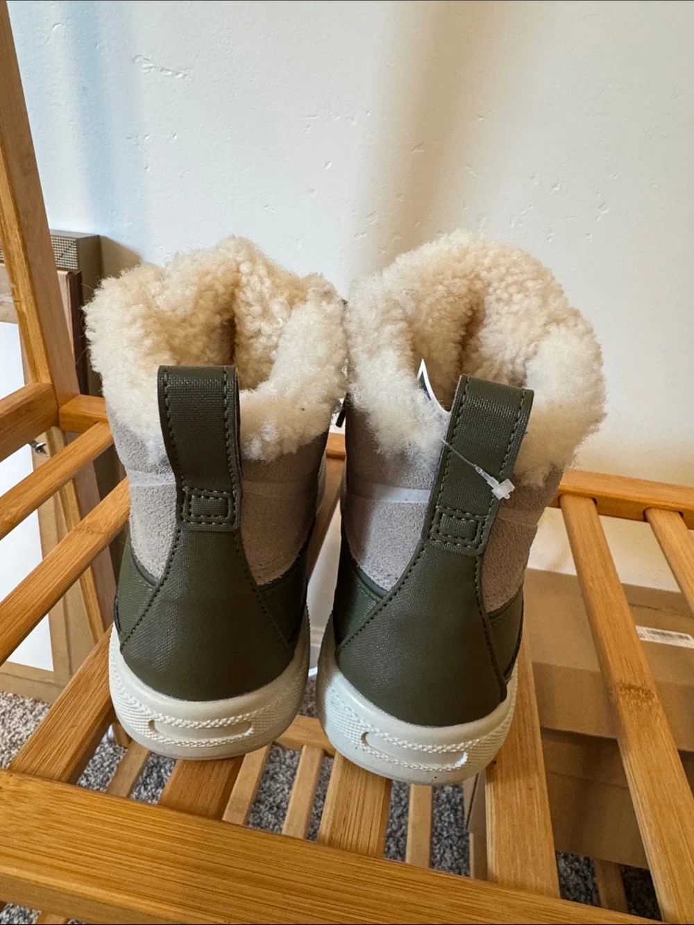 Nike Olive Green and Cream Sherpa-Lined Winter Boots
